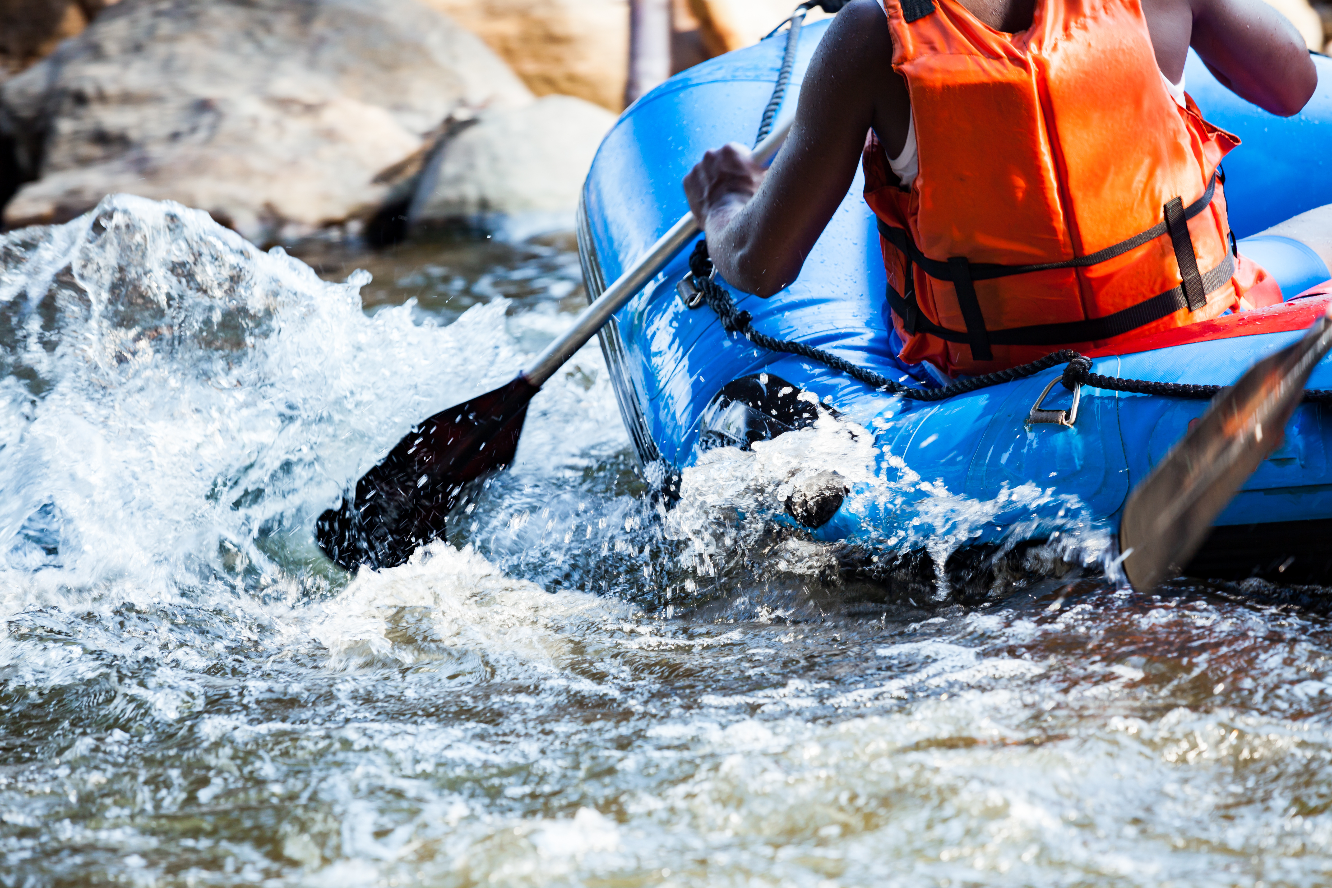 Adrenalin beim Wildwasser Rafting