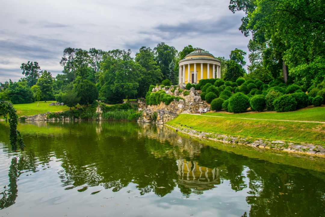 Der Leopoldinentempel im Schlossgarten Esterhazy